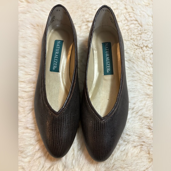Naturalizer Dark Brown Leather Embossed Flats size 6.5 - Picture 5 of 8
